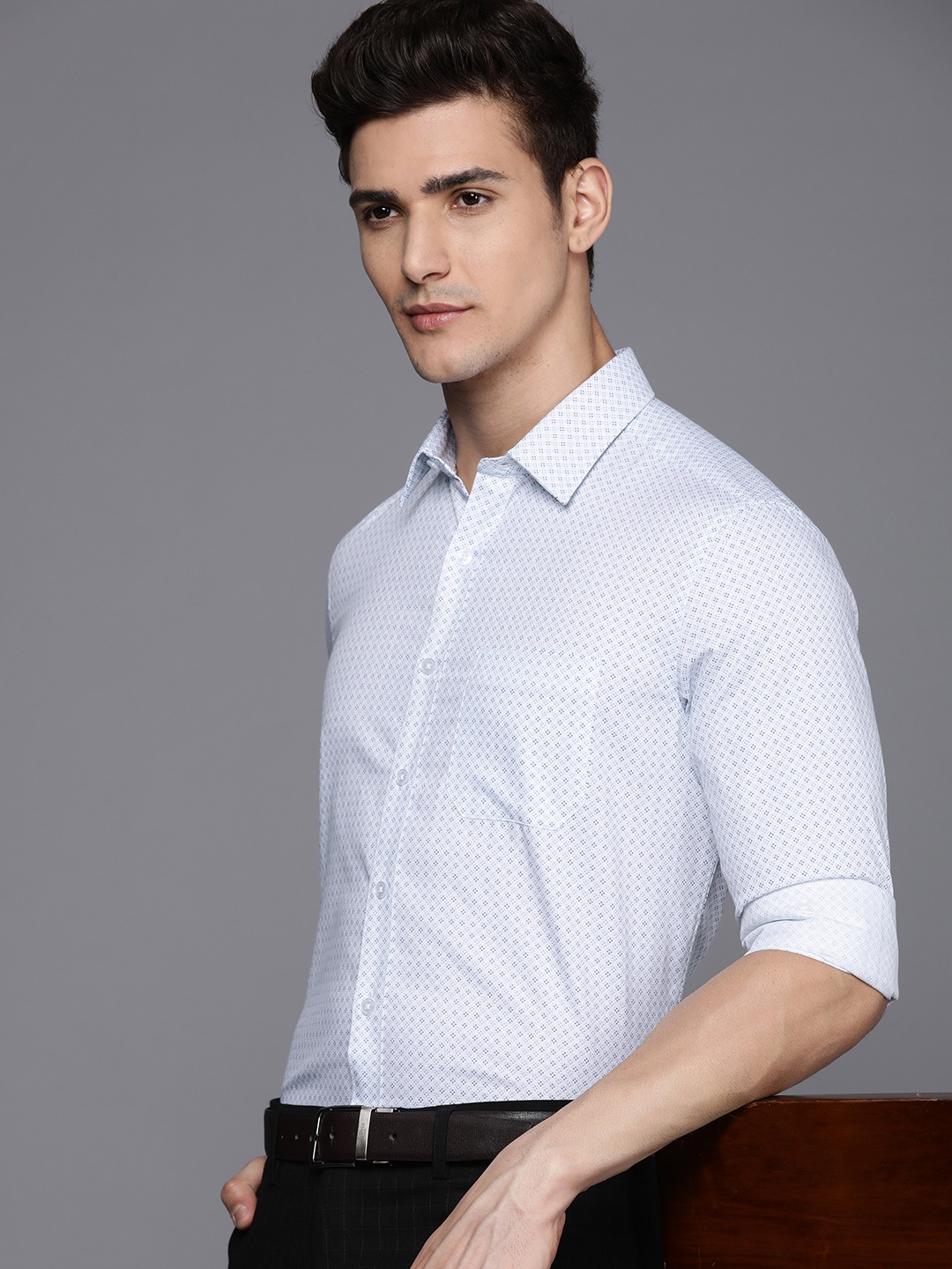 

Louis Philippe Slim Fit Micro-Ditsy Geometric Printed Pure Cotton Formal Shirt, Blue