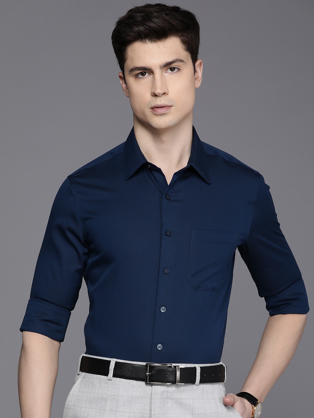 

Louis Philippe Men Pure Cotton Solid Super Slim Fit Formal Shirt, Navy blue