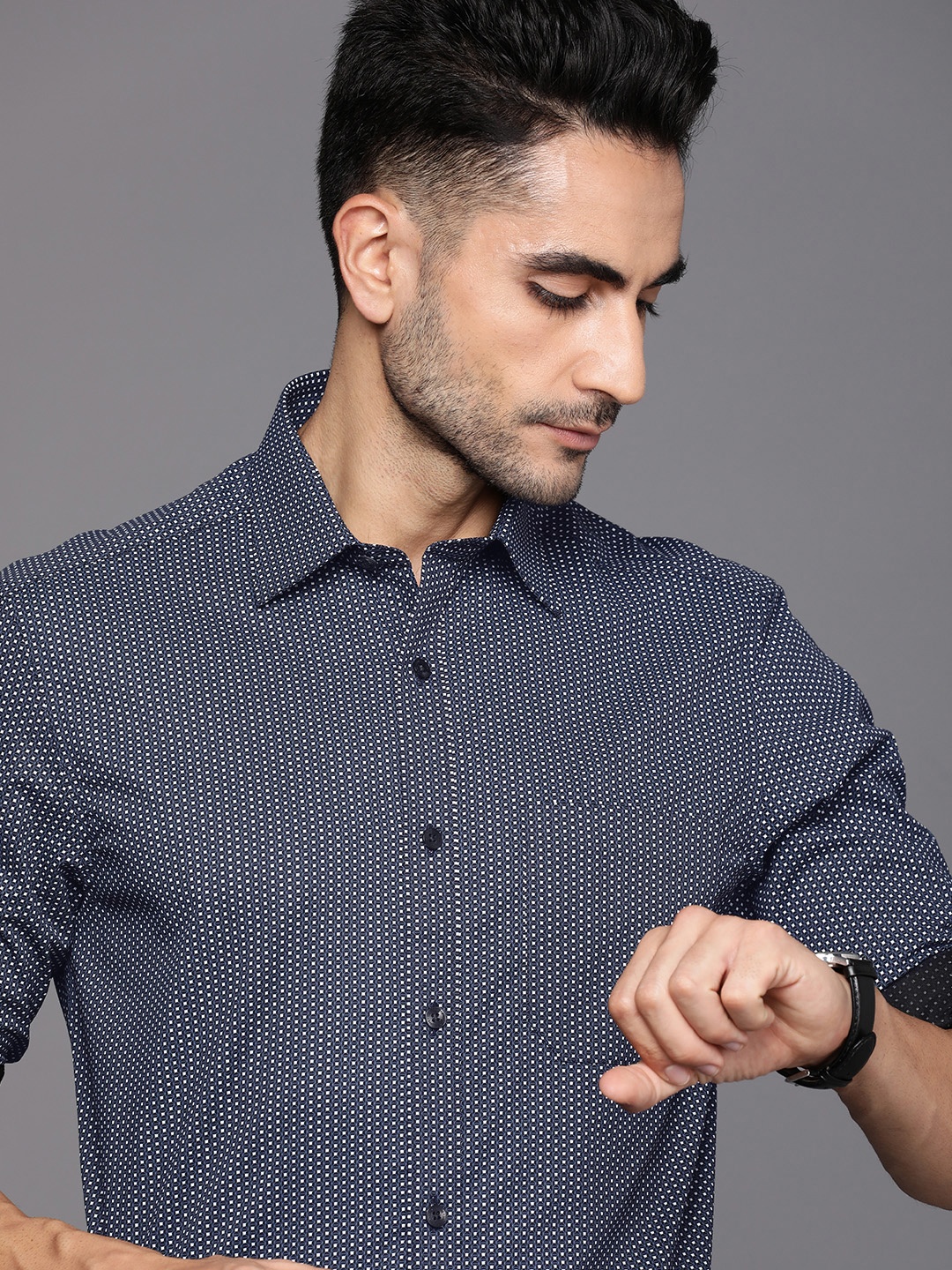 

Louis Philippe Classic Fit Geometric Printed Pure Cotton Formal Shirt, Black