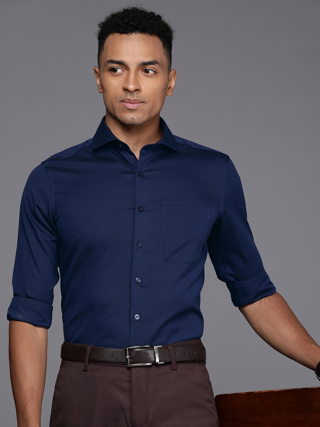 

Louis Philippe Solid Super Slim Fit Pure Cotton Formal Shirt, Navy blue