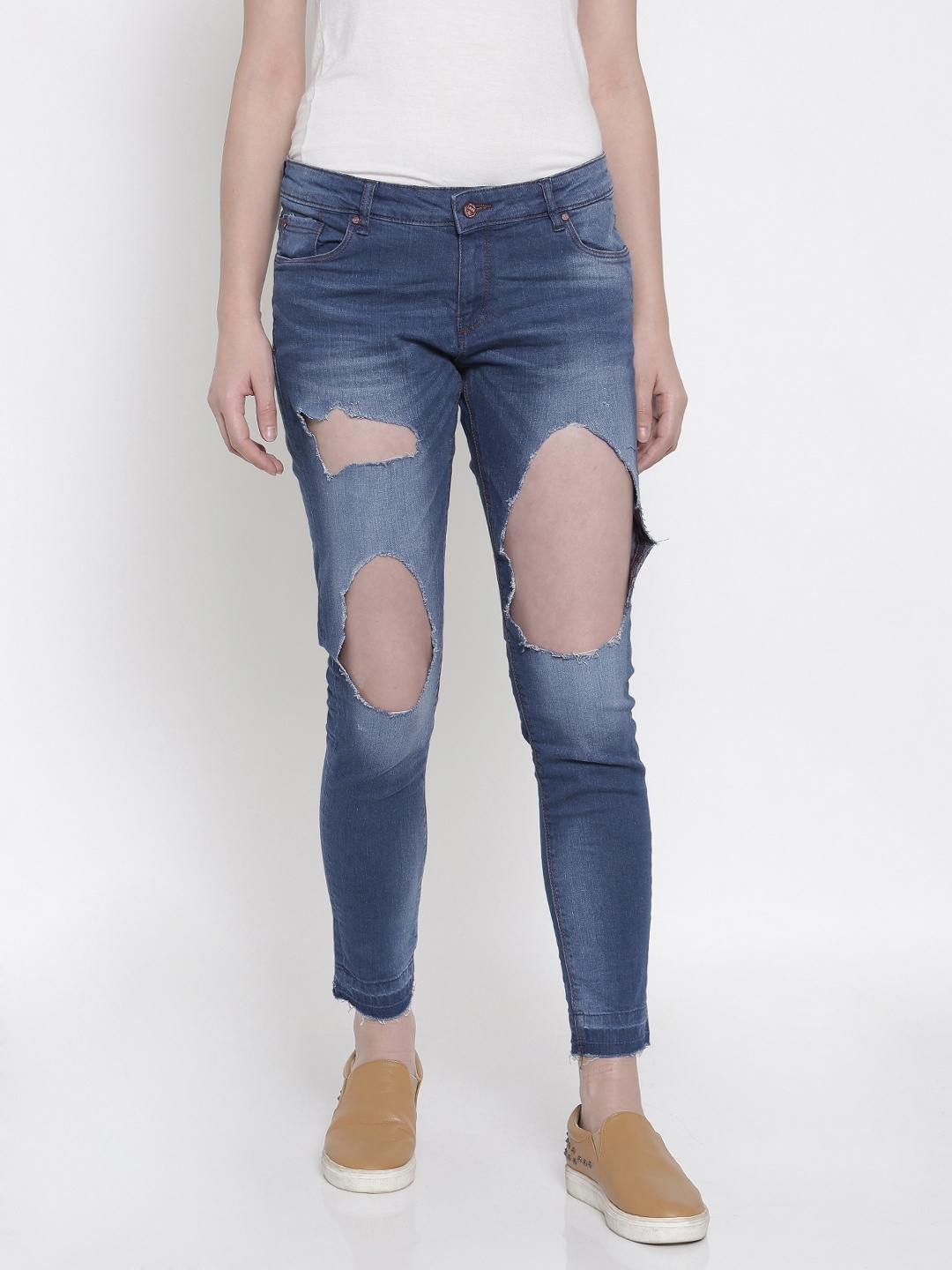 

Splash Women Blue Slim Fit Mid-Rise Highly Distressed Stretchable Jeans