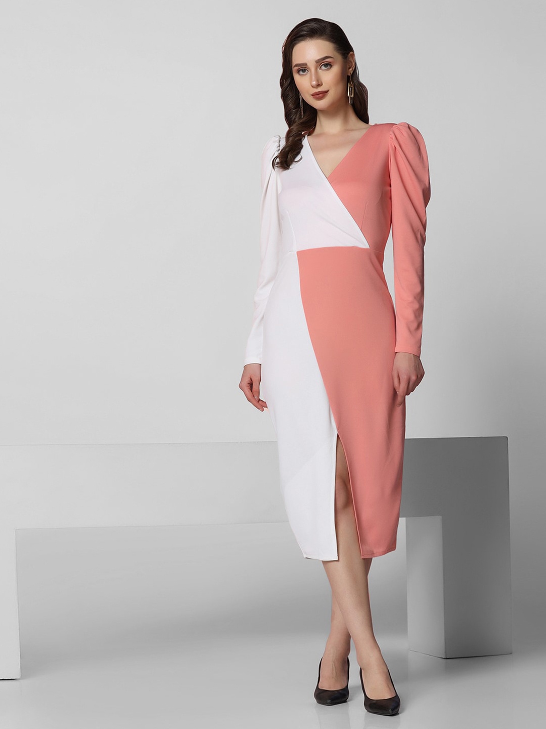 

Selvia V-Neck Colourblocked Midi Dress, Peach