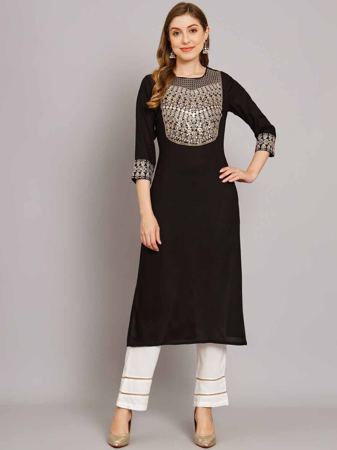 

Nehamta Floral Yoke Design Regular Sequinned Kurta With Palazzos, Black