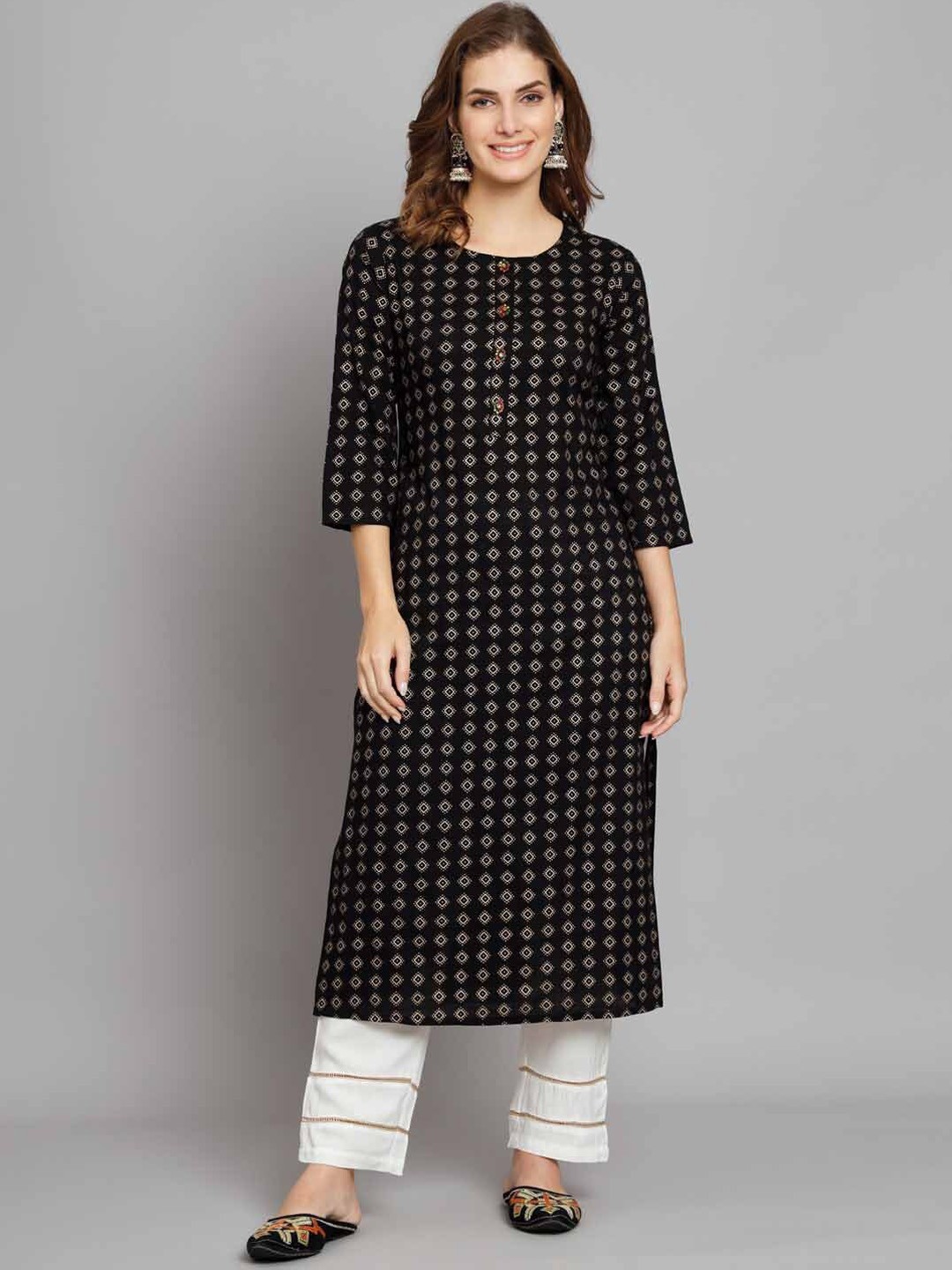 

Nehamta Geometric Printed Straight Kurta with Palazzos, Black