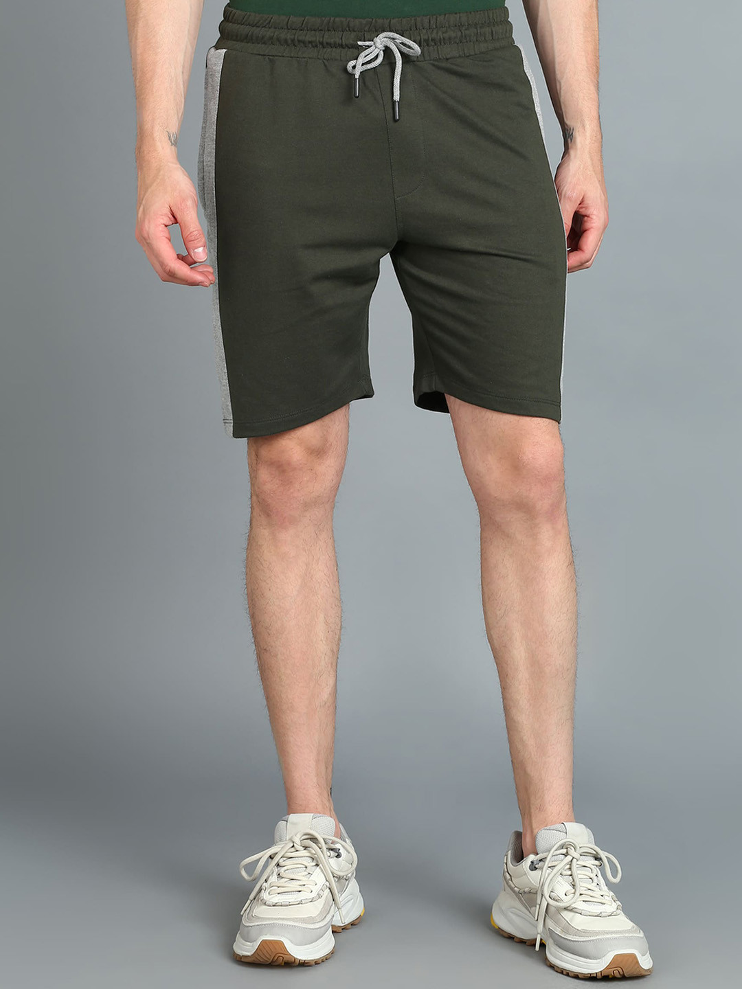 

Urbano Fashion Men Mid-Rise Slim Fit Outdoor Cotton Shorts, Green