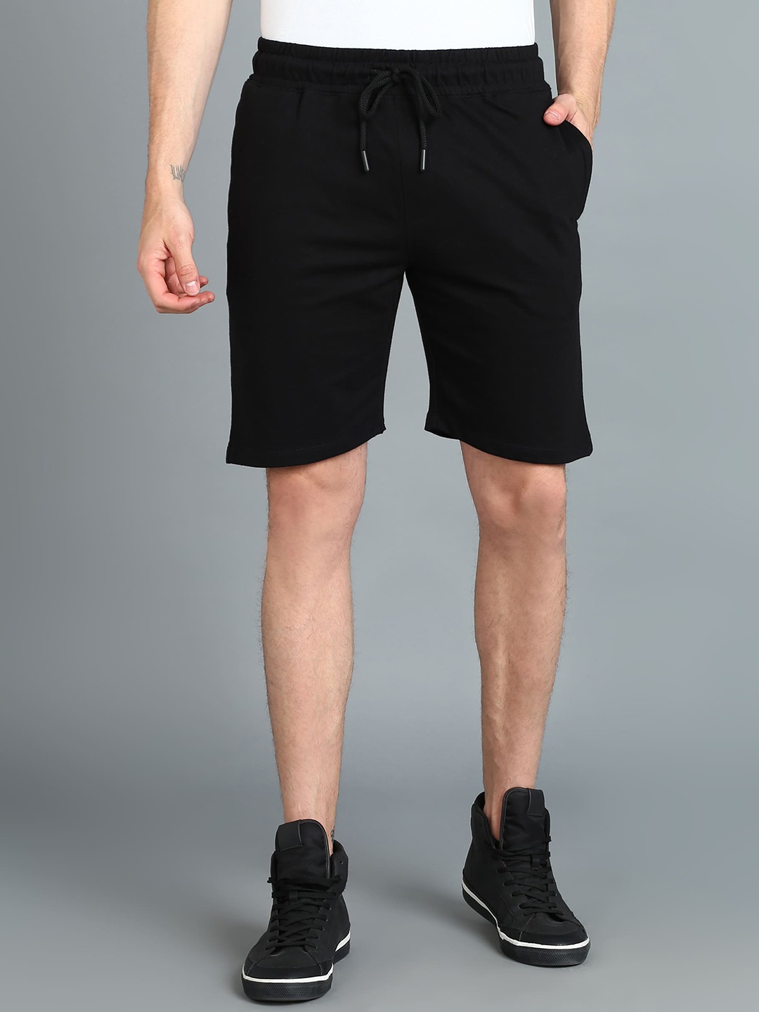 

Urbano Fashion Men Mid Rise Slim Fit Cotton Shorts, Black