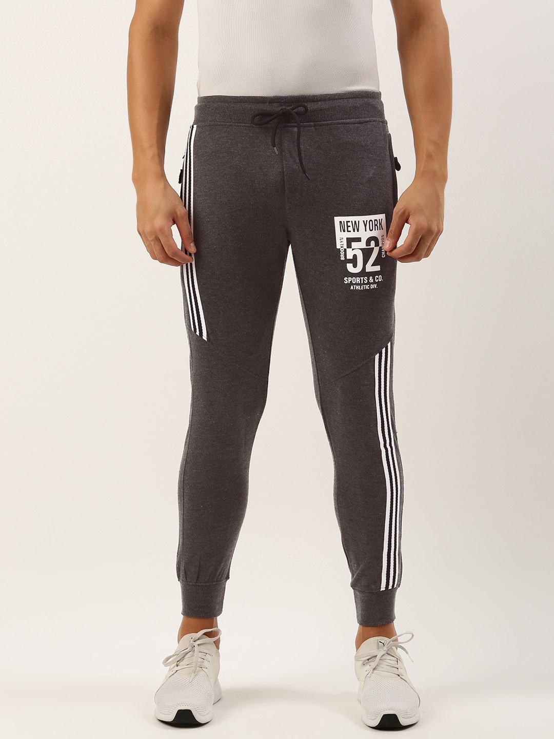 

Sports52 wear Men Brand Logo Printed Mid-Rise Slim Fit Training Joggers, Grey