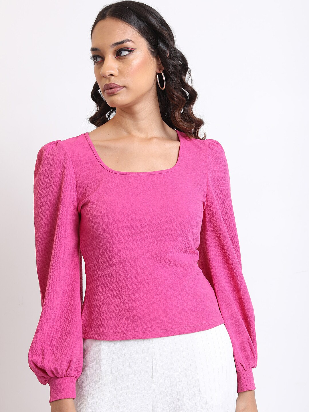 

Tokyo Talkies Pink Scoop Neck Puffed Sleeves Top