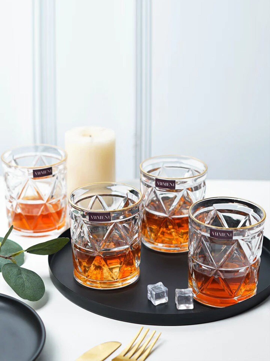 

THE ARTMENT Transparent 4-Pieces Textured Whiskey Glasses 300 ml Each