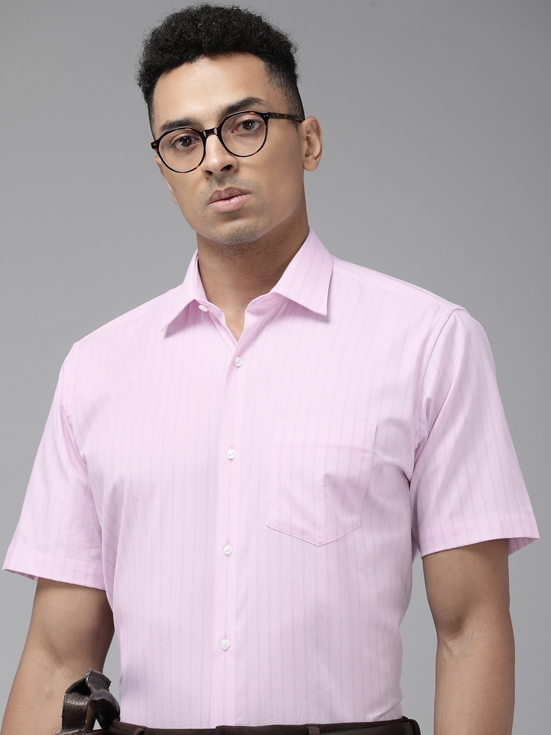 

Van Heusen Men Pure Cotton Custom Fit Striped Spread Collar Formal Shirt, Pink