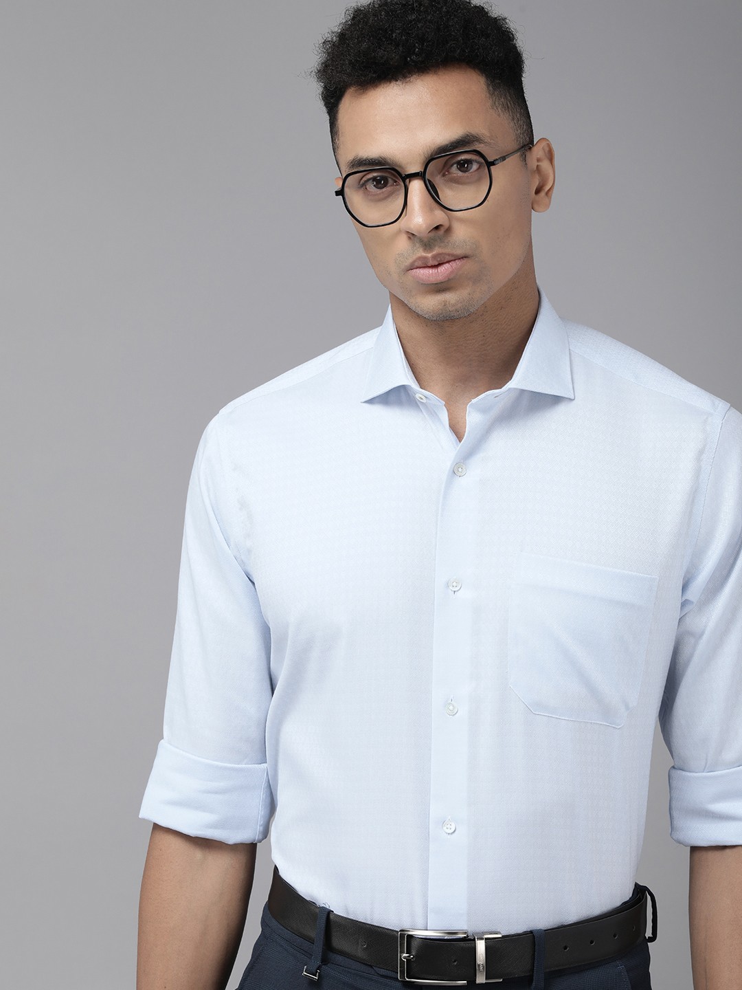 

Van Heusen Men Pure Cotton Custom Opaque Formal Shirt, Blue