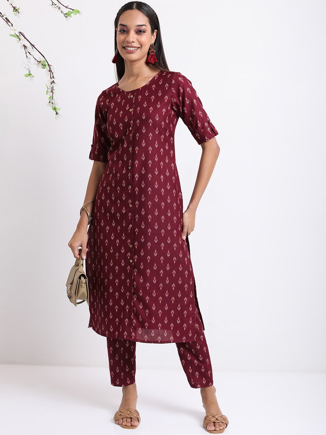 

KETCH Ethnic Motifs Printed Straight Kurta with Trousers, Maroon