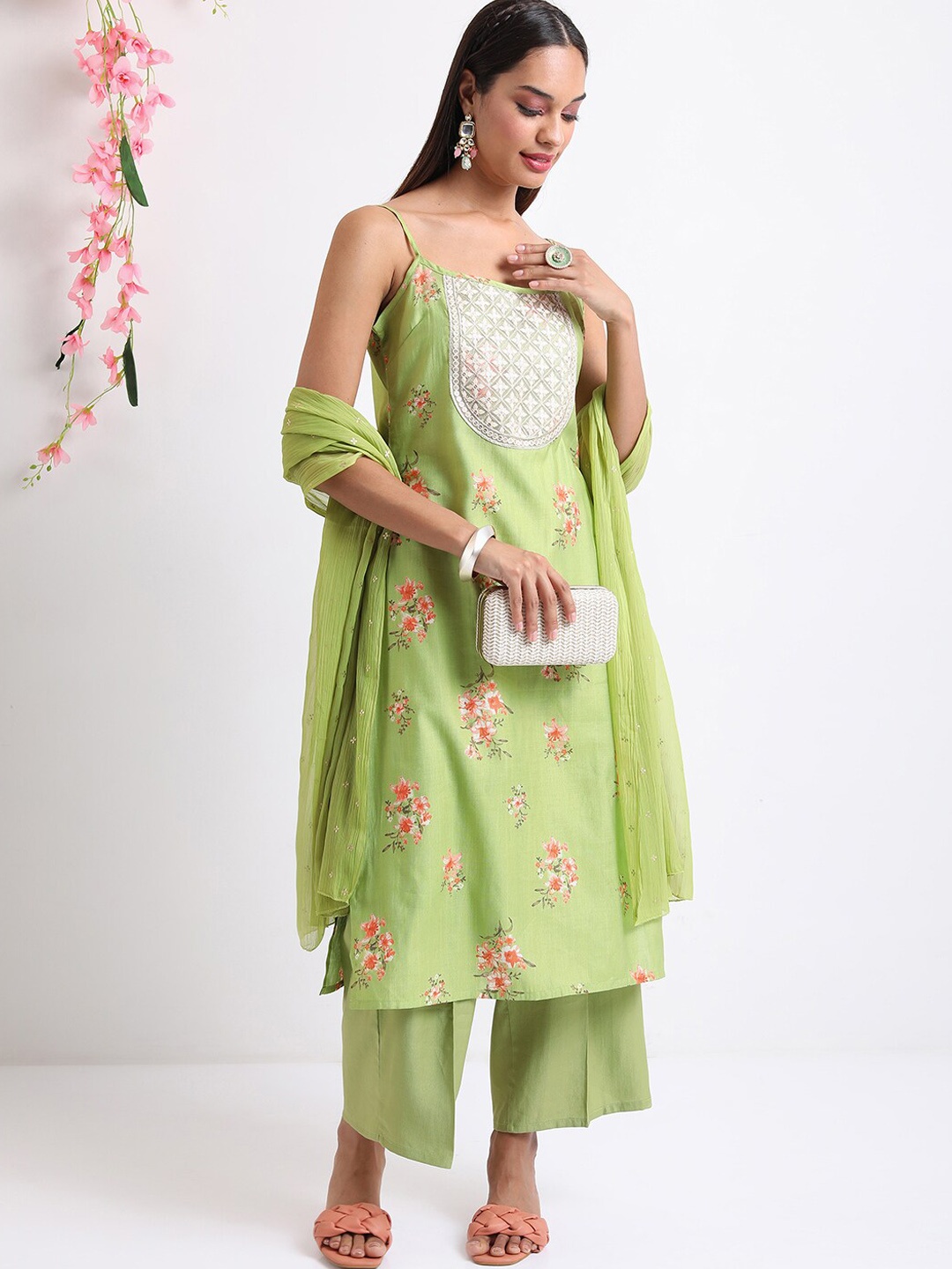 

KETCH Floral Printed Thread Work Kurta with Trousers & Dupatta, Green
