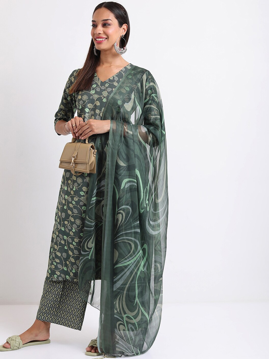 

KETCH Ethnic Motifs Printed Kurta with Trousers & Dupatta, Green