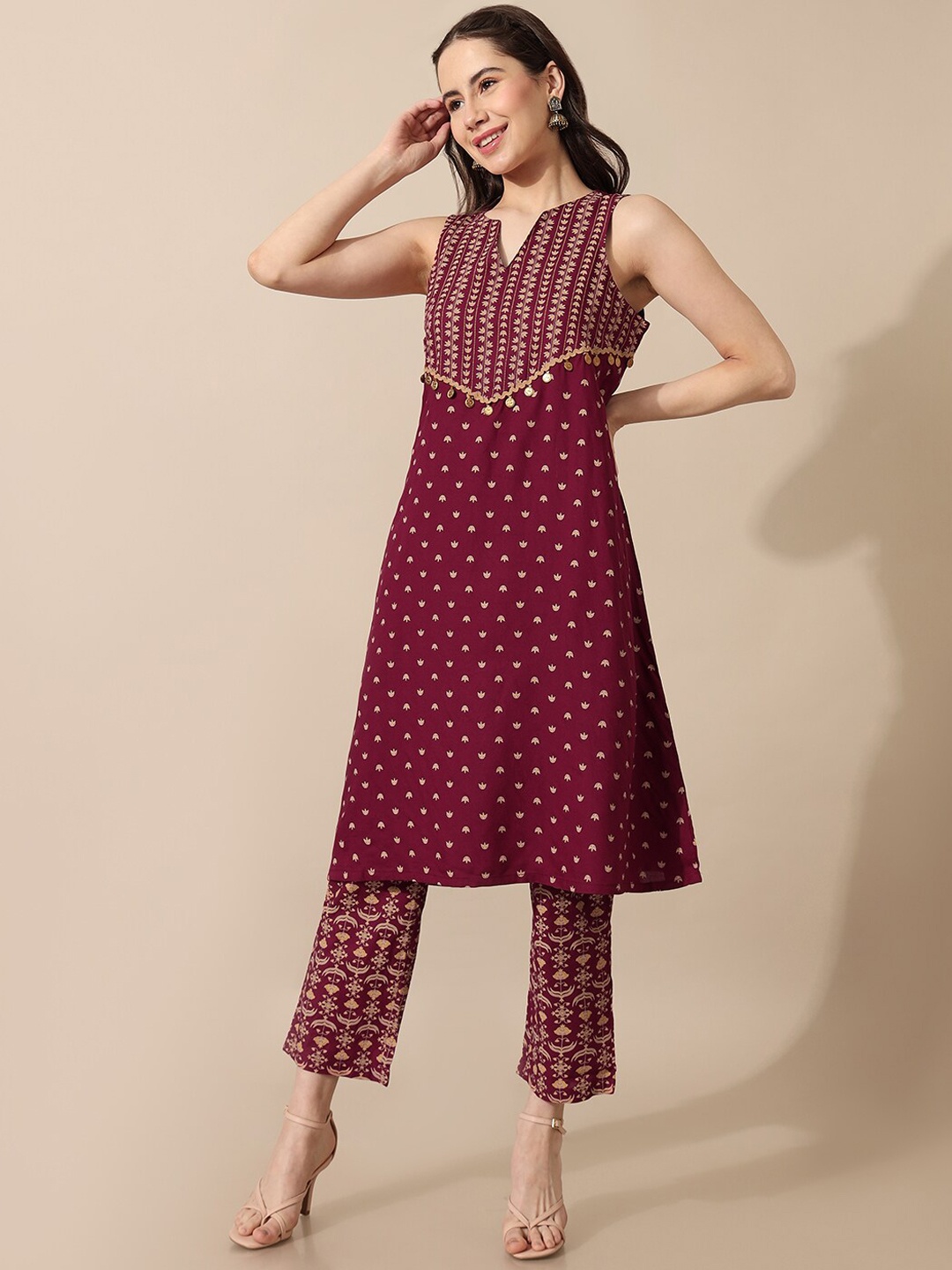 

Saaki Notched Neck Ethnic Motifs Printed Straight Kurta with Trousers, Maroon