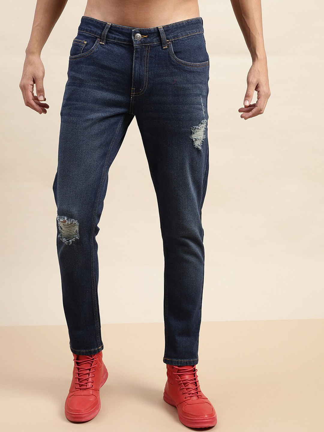 

VEIRDO Men Blue Original Slim Fit Mildly Distressed Light Fade Stretchable Jeans