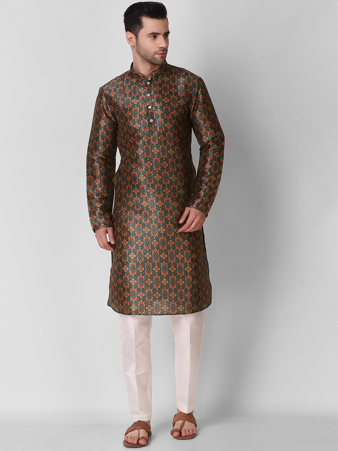 

Cult Indie Mandarin Collar Ethnic Motifs Printed Straight Kurta with Pyjamas, Green