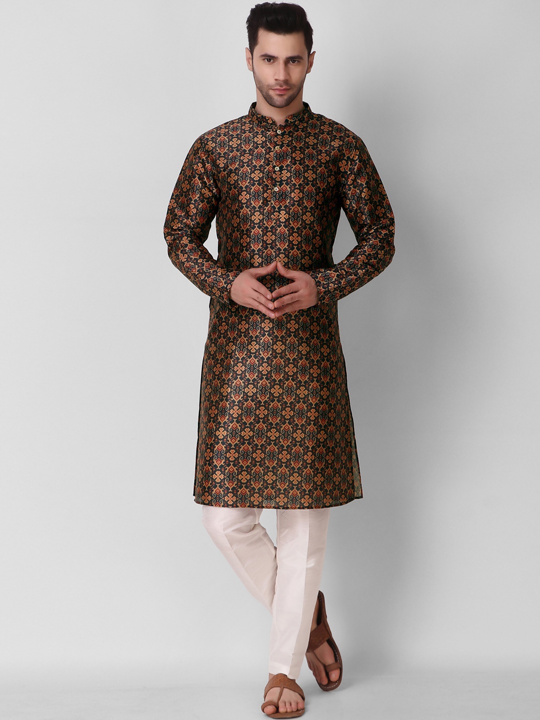 

Cult Indie Ethnic Motifs Printed Mandarin Collar Kurta with Pyjamas, Navy blue