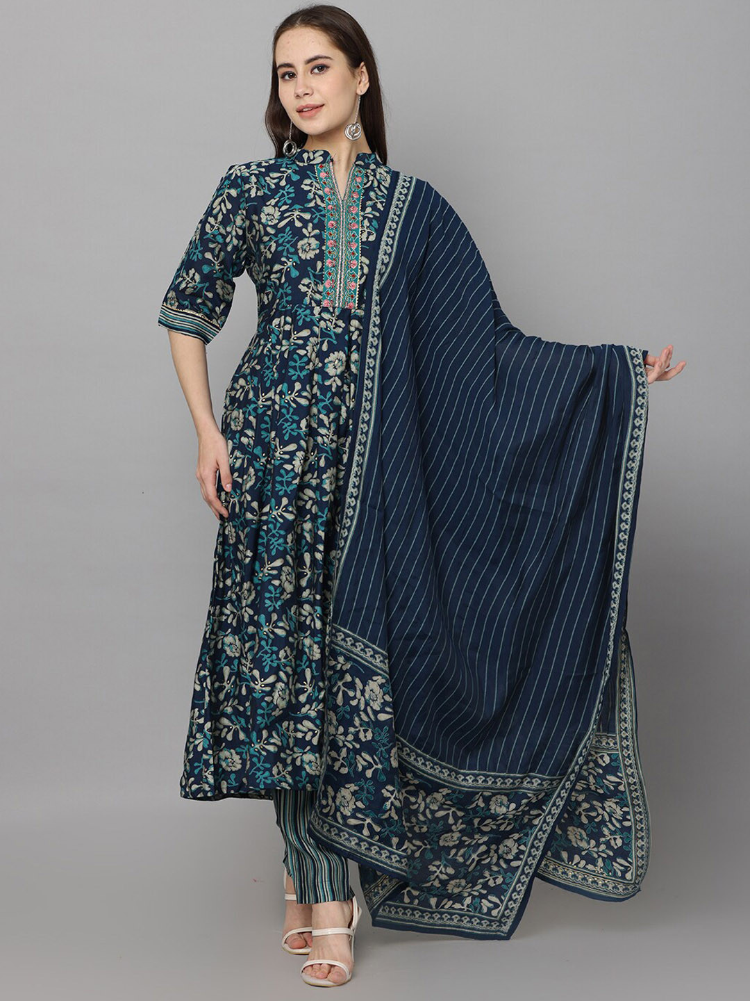 

NAYRA Women Floral Printed Thread Work Pure Cotton Kurta with Trousers & With Dupatta, Navy blue