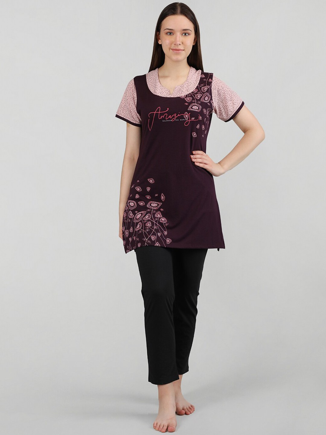 

Duchess Abstract Printed Night Suit, Maroon