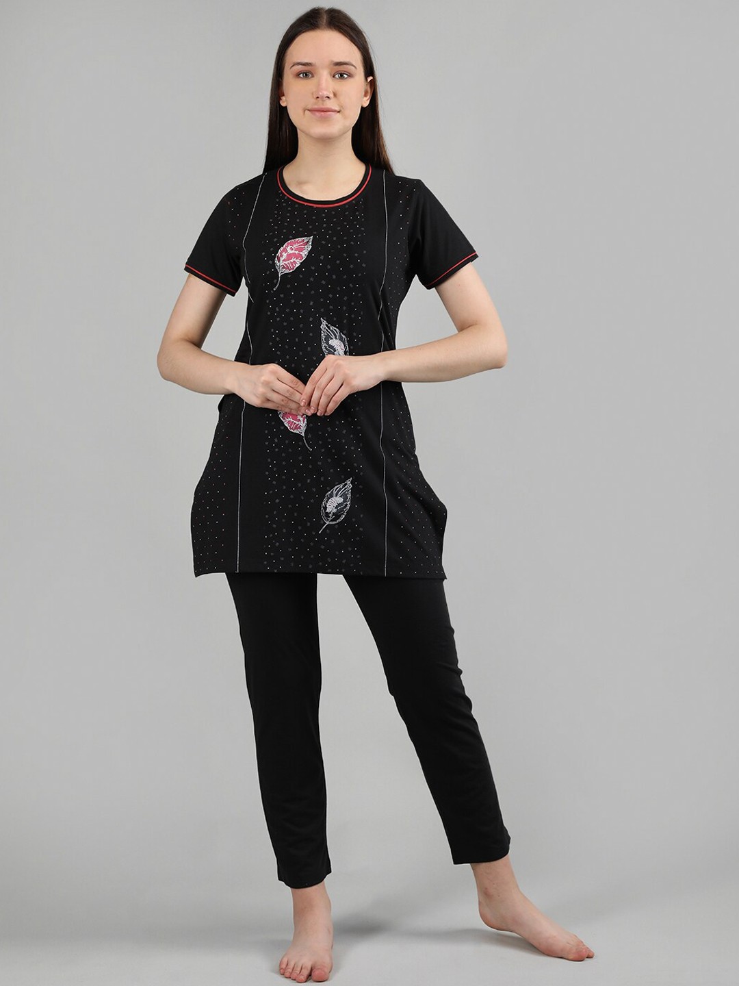 

Duchess Floral Printed Night Suit, Black