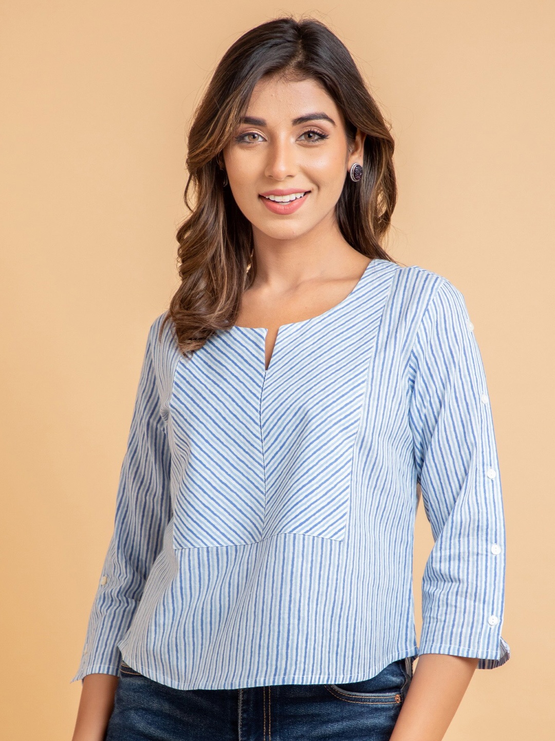 

SUTI Striped Notched Neck Three-Quarter Sleeves Cotton Top, Blue
