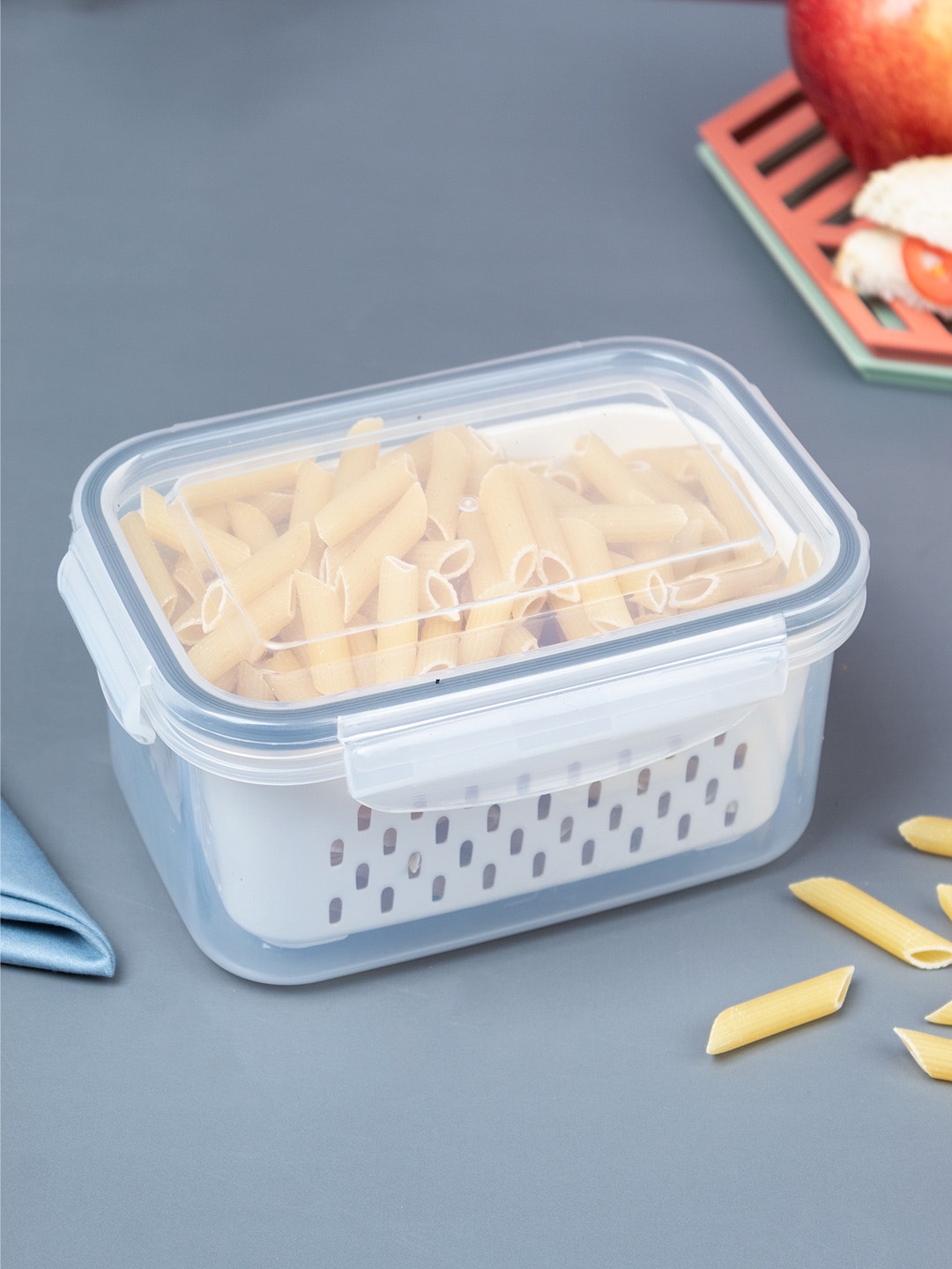 

MARKET99 Transparent Dishwasher & Microwave Safe Food Container With Lid 800 ML