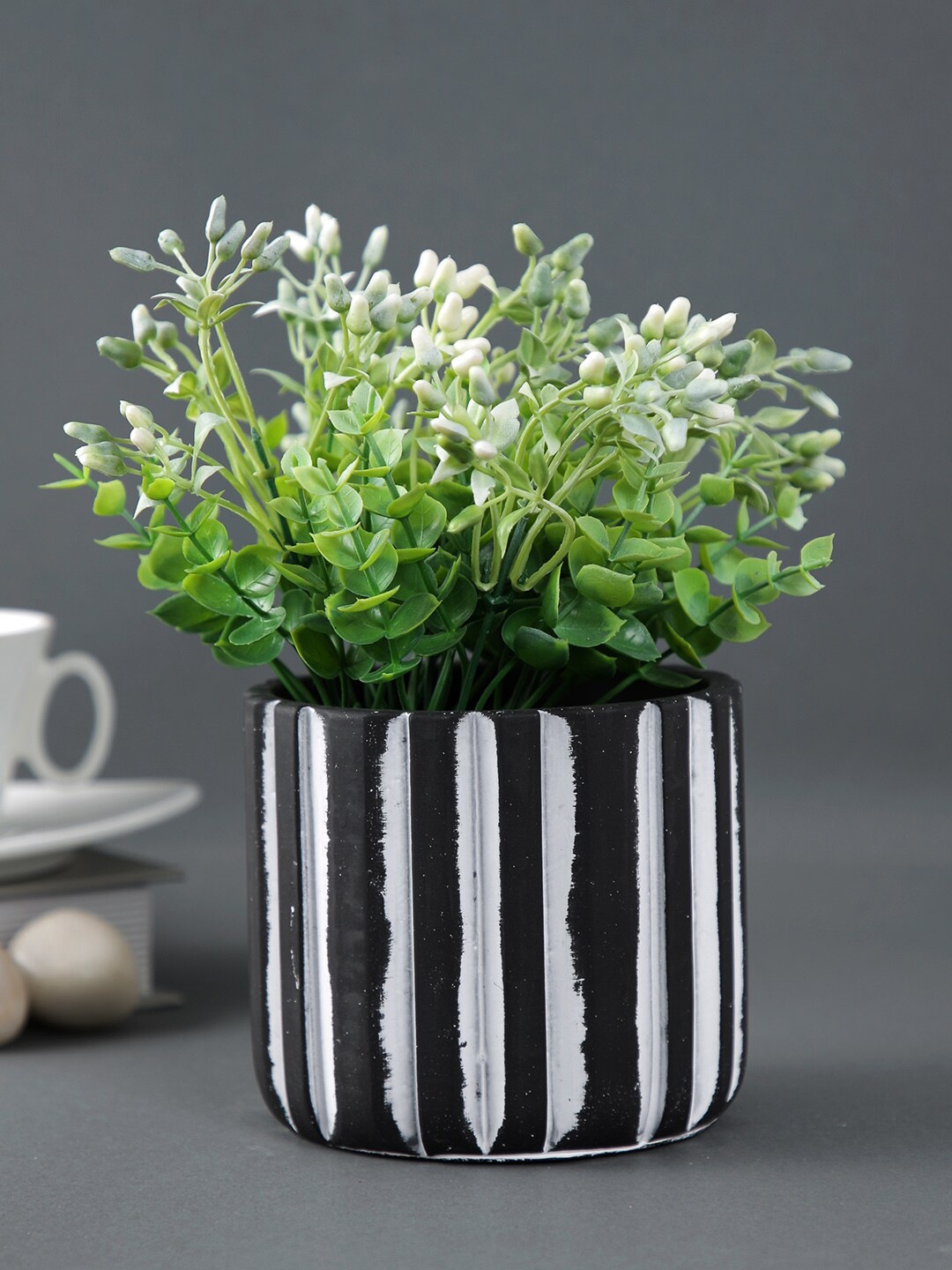 

TAYHAA Black & White Linear Design Ceramic Planter