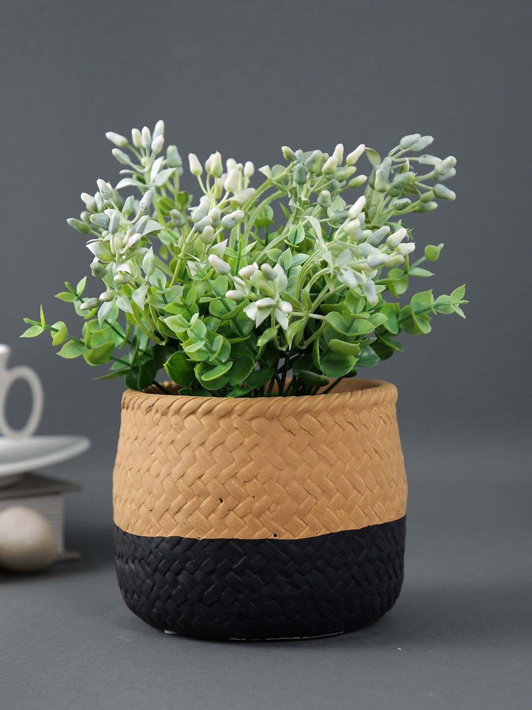 

TAYHAA Brown & Black Jute-Like Textured Ceramic Planter