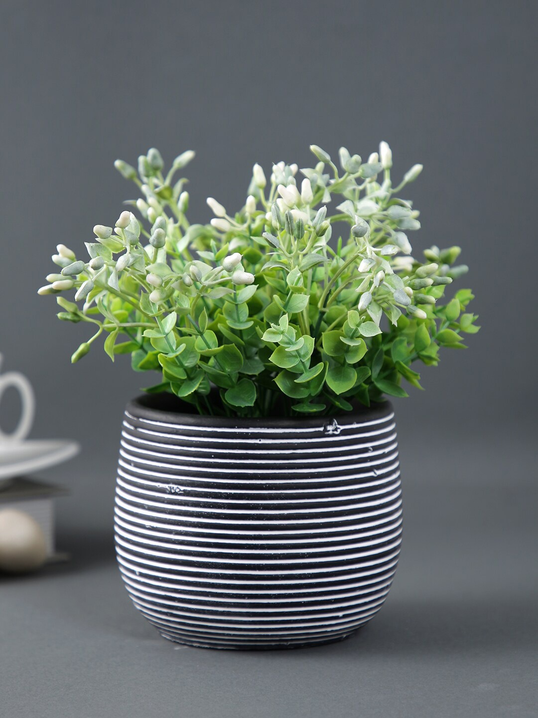 

TAYHAA Black Spiral Design Ceramic Planter