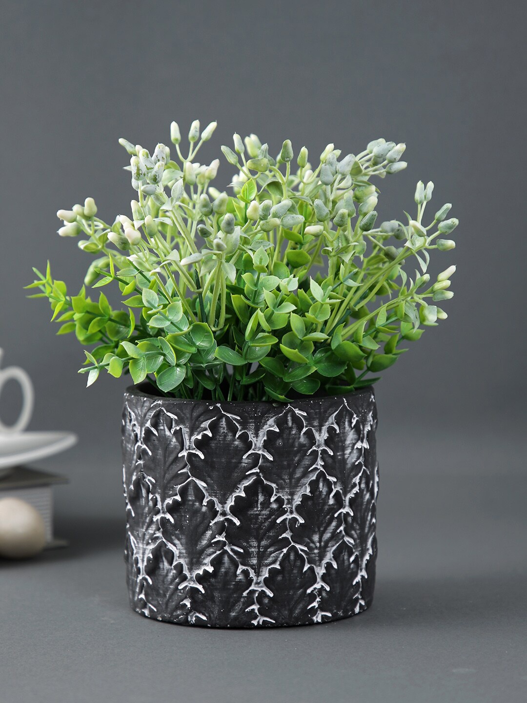 

TAYHAA Black & White Textured Ceramic Planter