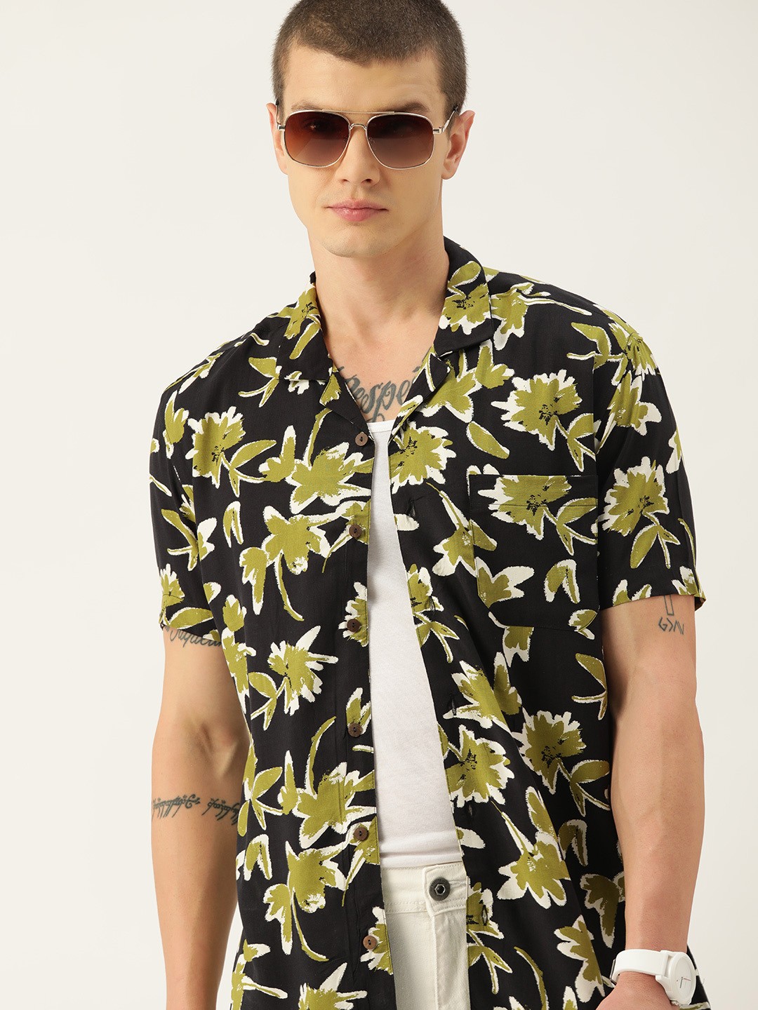 

Kook N Keech Men Comfort Boxy Floral Printed Pure Cotton Casual Shirt, Black