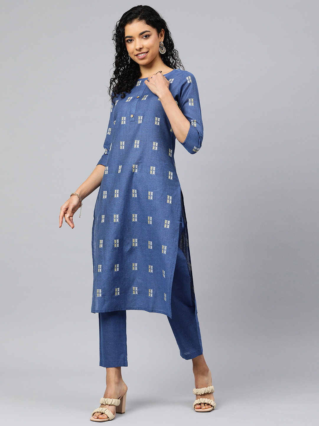 

HRITIKA Women Self Design Regular Kurta with Trousers, Blue