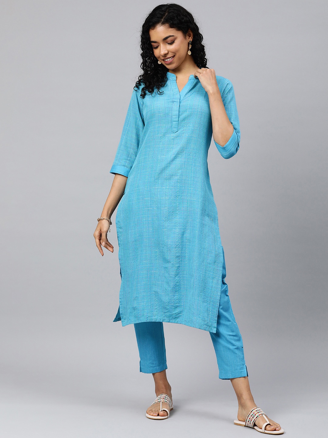 

HRITIKA Checked Mandarin Collar Kurta With Trousers, Blue