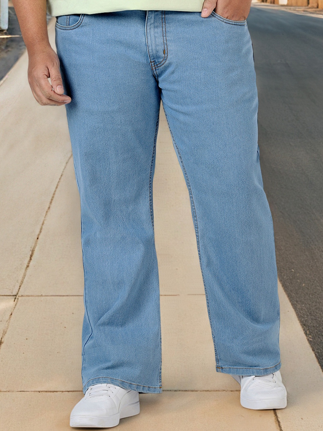 

Urbano Plus Men Mid-Rise Bootcut Stretchable Jeans, Blue