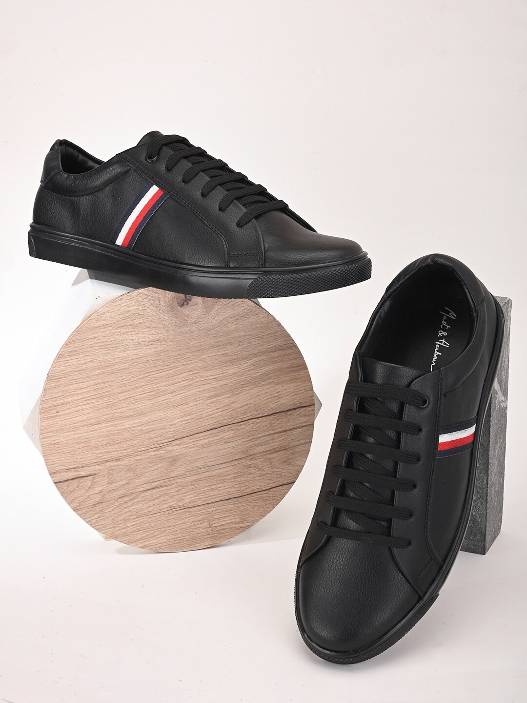 

Mast & Harbour Men Black And White Striped Lightweight Sneakers