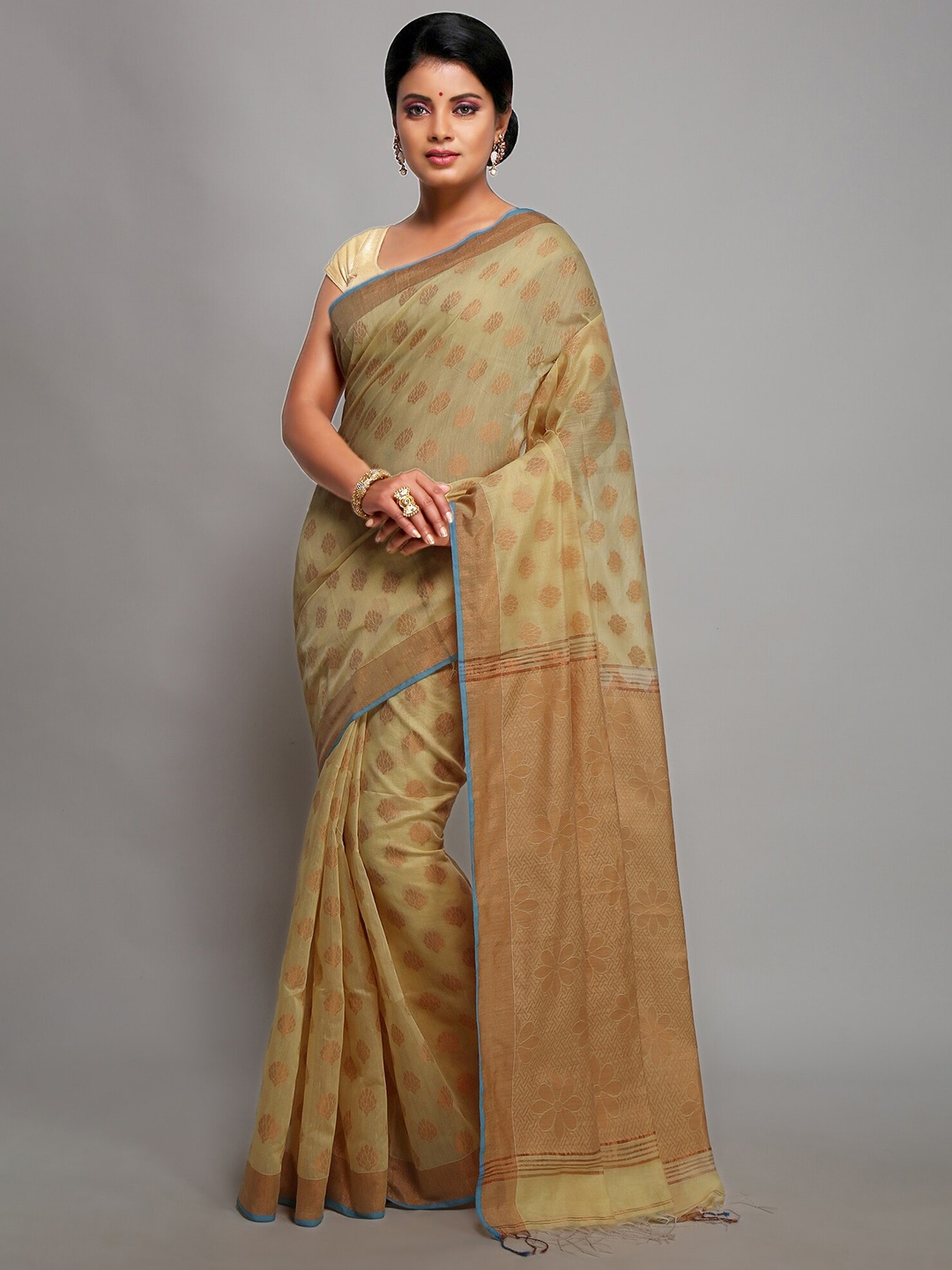 

WoodenTant Ethnic Woven Design Zari Silk Cotton Banarasi Saree, Cream