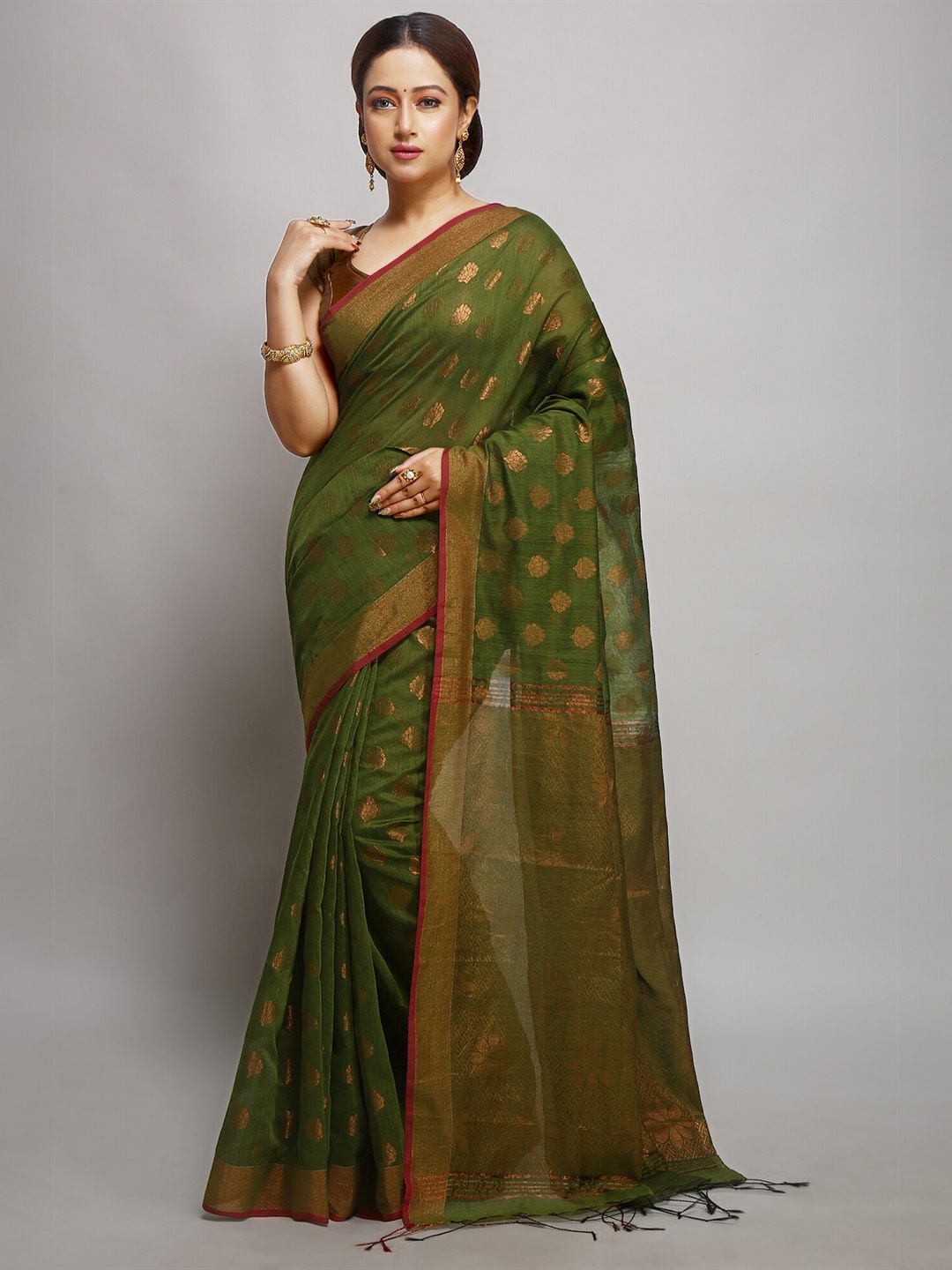 

WoodenTant Floral Woven Design Zari Silk Cotton Banarasi Saree, Green