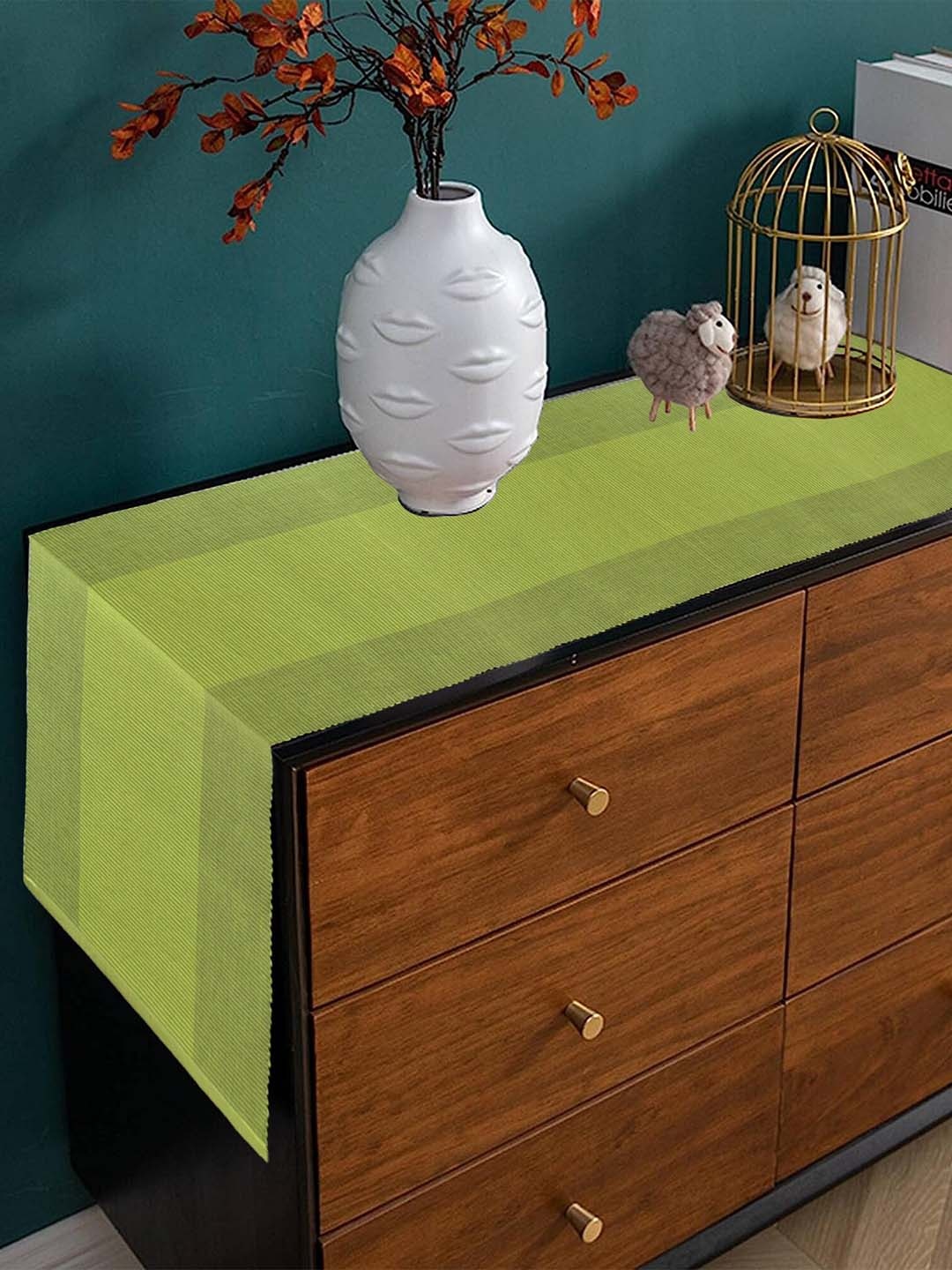 

Lushomes Green Striped Ribbed Pure Cotton 4-Seater Center Table Runner