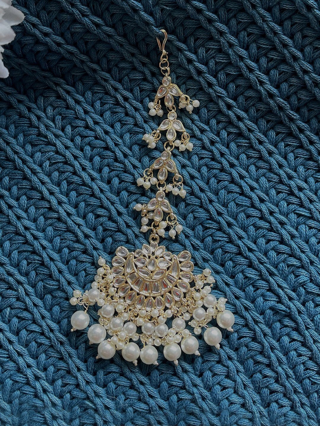 

Ishhaara Brass-Plated Maang Tika, Gold