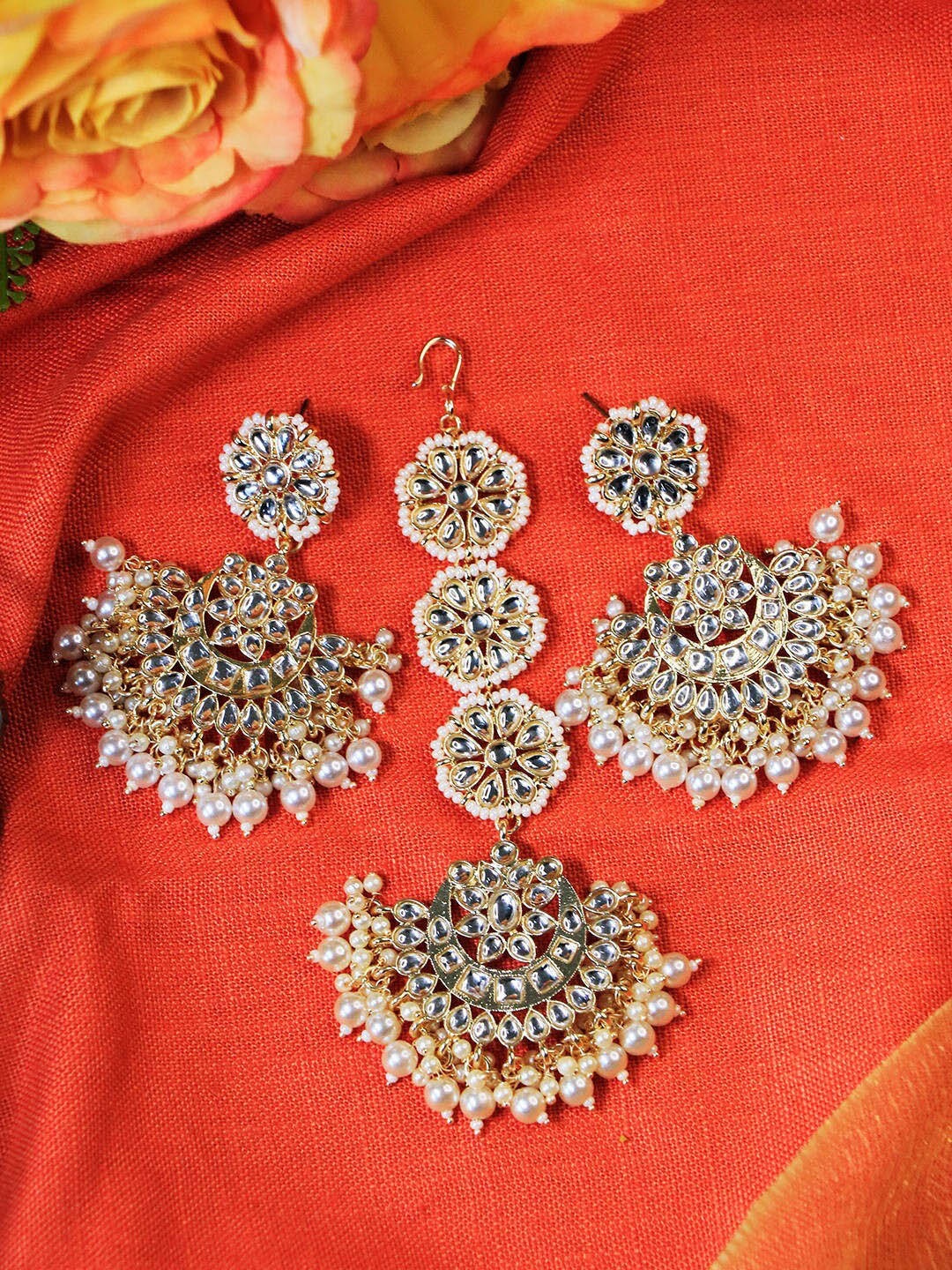 

Ishhaara Brass-Plated Chandbalis Earrings With Maang Tika, Gold