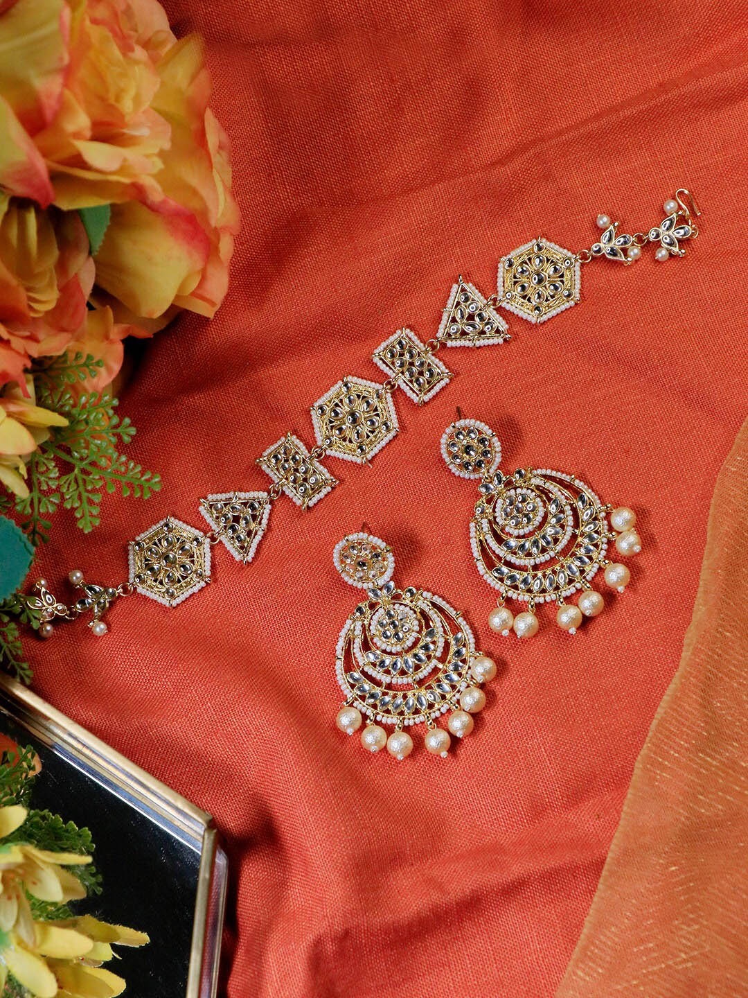 

Ishhaara Brass-Plated Circular Chandbalis Earrings With Maang Tika, Gold