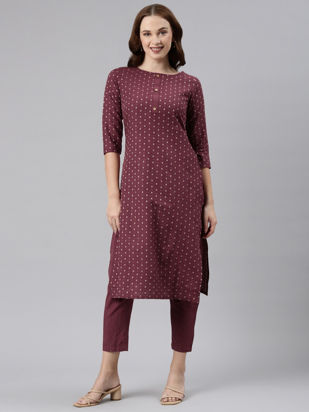 

KALINI Geometric Woven Design Kurta with Trousers, Burgundy