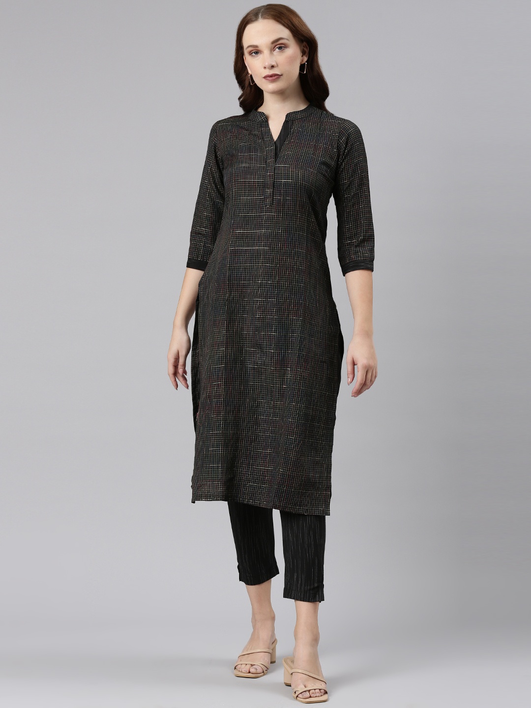 

KALINI Checked Mandarin Collar Kurta With Trousers, Black