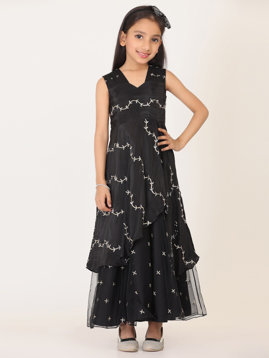 

Ethnovog Embroidered V-Neck Sleeveless Maxi Dress, Black