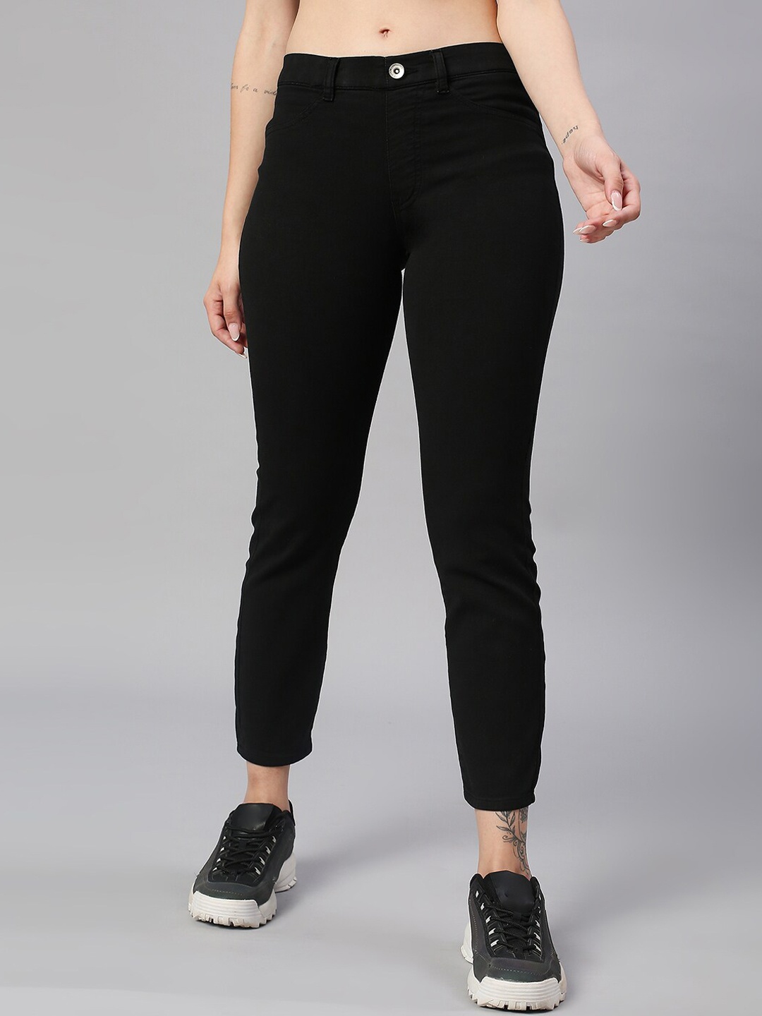

TARAMA Women Clean Look Slim Fit Mid Rise Cotton Jeans, Black