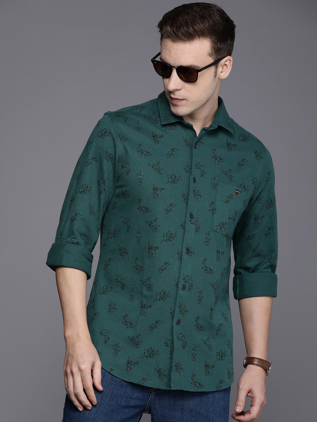 

Louis Philippe Jeans Pure Cotton Slim Fit Floral Printed Casual Shirt, Green