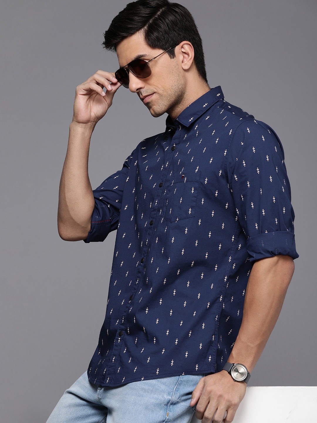 

Louis Philippe Jeans Slim Fit Geometric Printed Casual Shirt, Navy blue