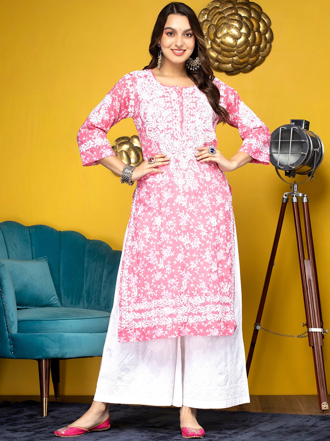 

PARAMOUNT CHIKAN Women Embroidered Lucknowi Chikankari Mulmul Kurta, Pink