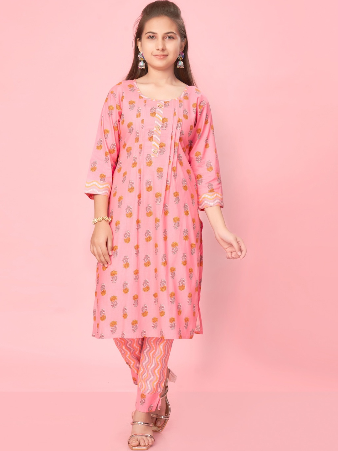 

Aarika Girls Floral Printed Pleated Pure Cotton Kurta with Trousers, Pink